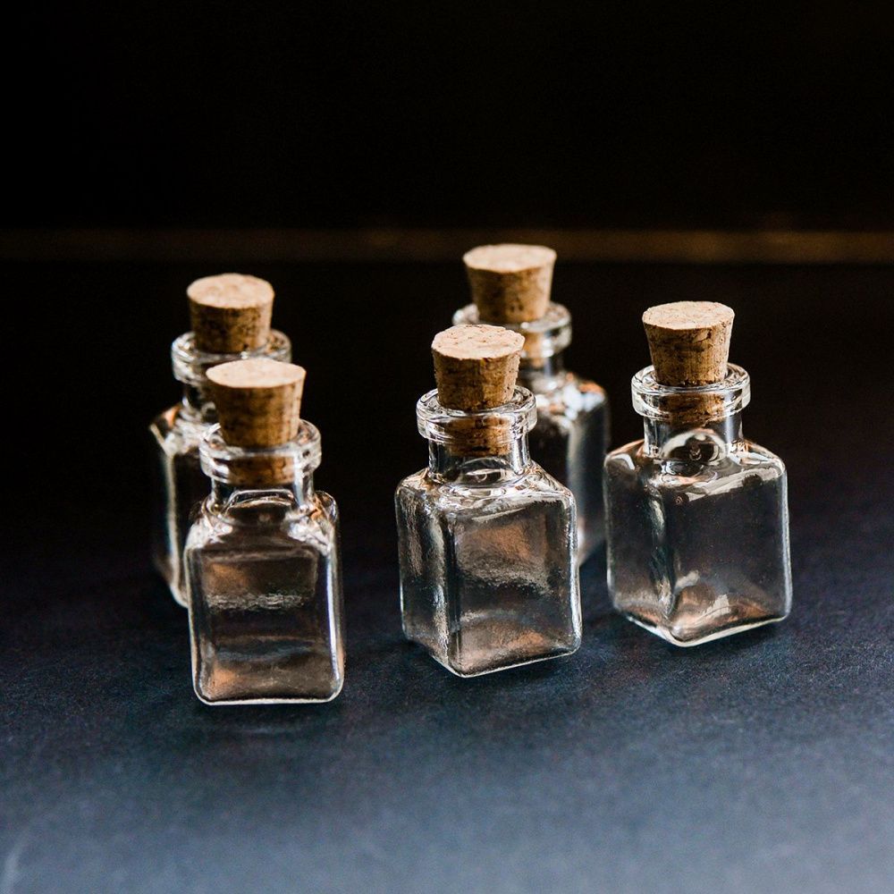 бутылочка с крышкой квадратная, прозрачная, 25x14x14 мм