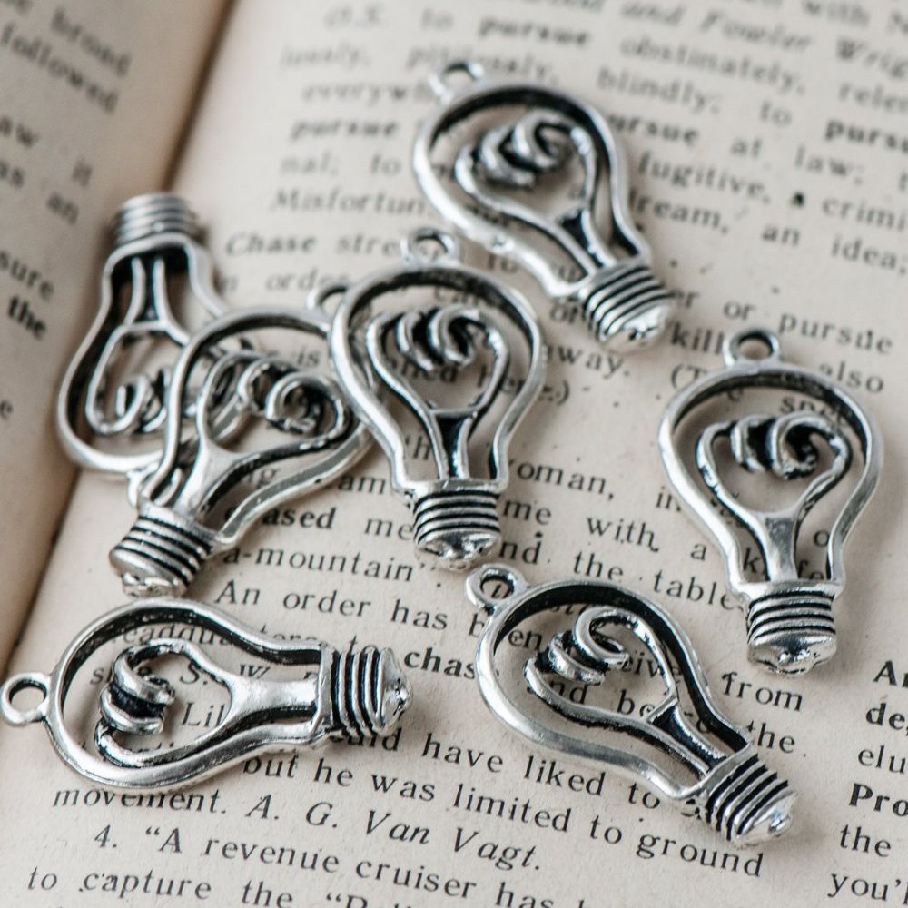 подвеска металлическая "лампочка", цвет античное серебро, 33x17x6 мм