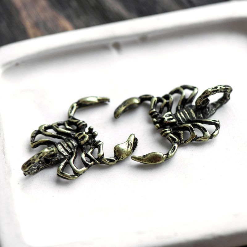 подвеска металлическая "скорпион", цвет античная бронза, 39x28x10 мм