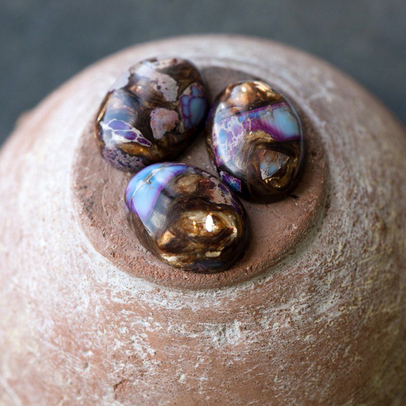 кабошон им. варисцита, овальный, цвет медный/сиреневый, 25x18x7 мм