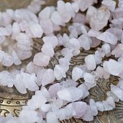 Бусина кварц осколки, цвет розовый (уп.20 г)