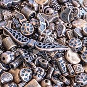 Микс из подвесок, бусин и  разделителей, цвет красная медь, 2-50 мм (уп 20 г)