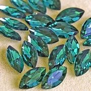 Кабошон стекло Кристалл, Navette, цвет Emerald, 18х9 мм