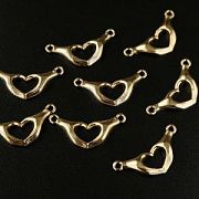 Коннектор "Рука-сердце", цвет желтое золото, 10.5x22x2 мм