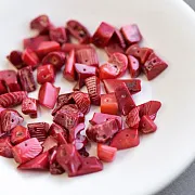 Бусина им. коралла осколки, цвет красный, колорир., 3-18 мм (уп.20 г)