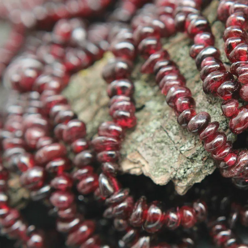 бусина гранат осколки, цвет гранатовый (уп.20 г)