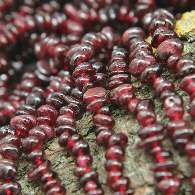 бусина гранат осколки, цвет гранатовый (уп.20 г)