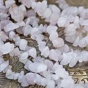 Бусина кварц осколки, цвет розовый (уп.20 г)