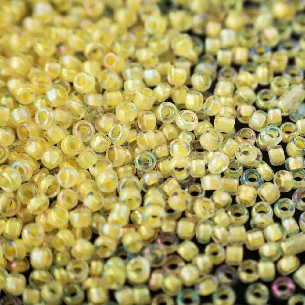 бисер "радуга", цвет св.желтый вн.окрашен ав 12/0  (уп 20 г)