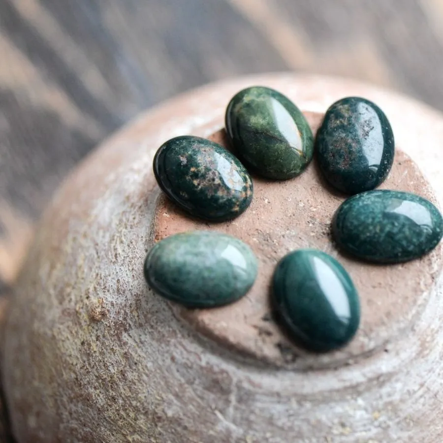 кабошон агат овальный, цвет зеленый темный, 18x13x5 мм