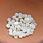 Бусина из ракушки, "Хейши", цвет сливочный, 5-5.5x0.5-2.5 мм (уп.5 г)