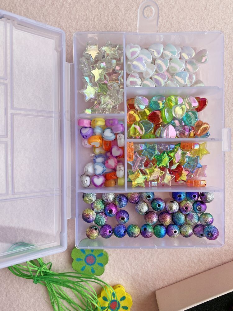 набор бусин в органайзере "роузи"