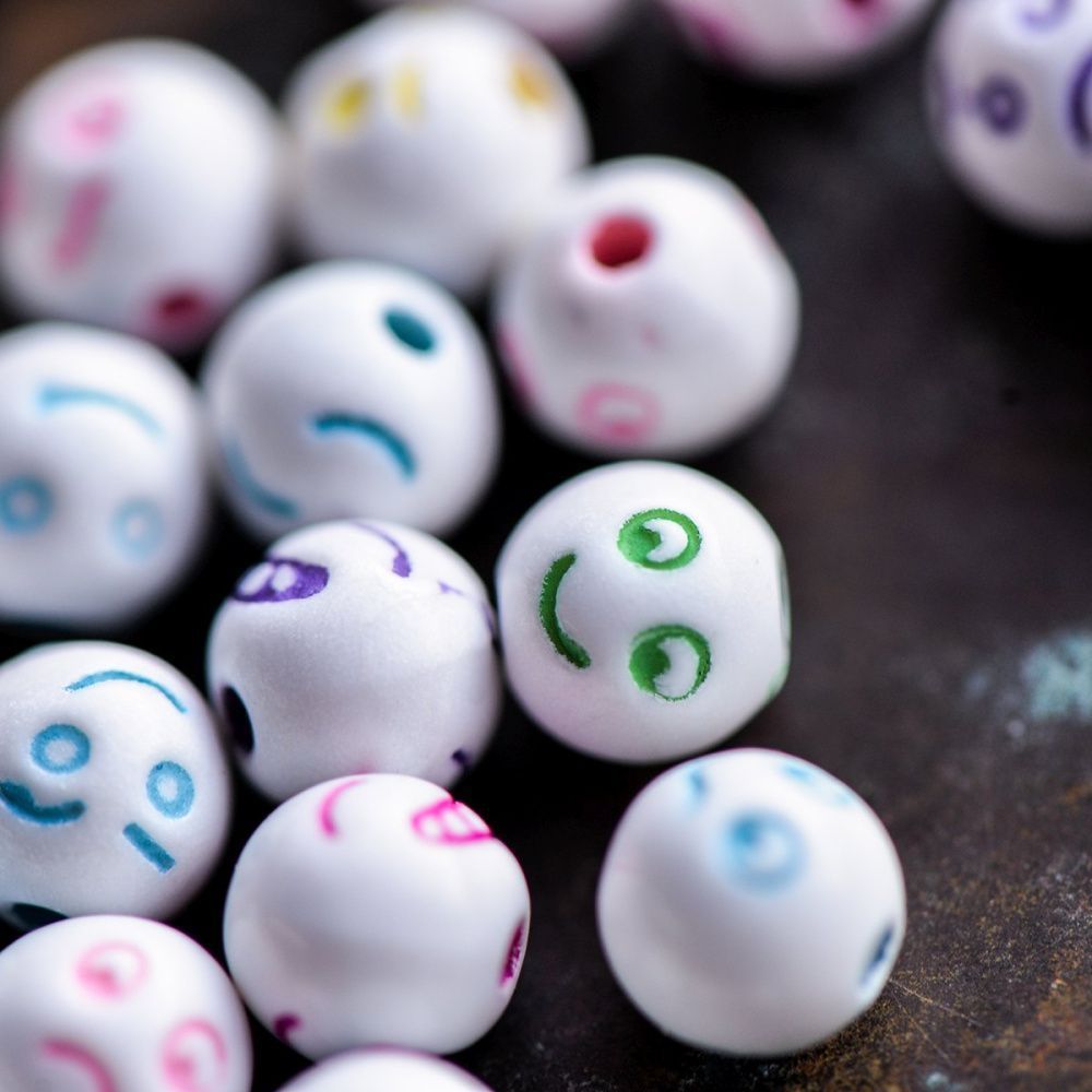 бусина, акрил "смайл", белый/цветовой микс, 8х7 мм