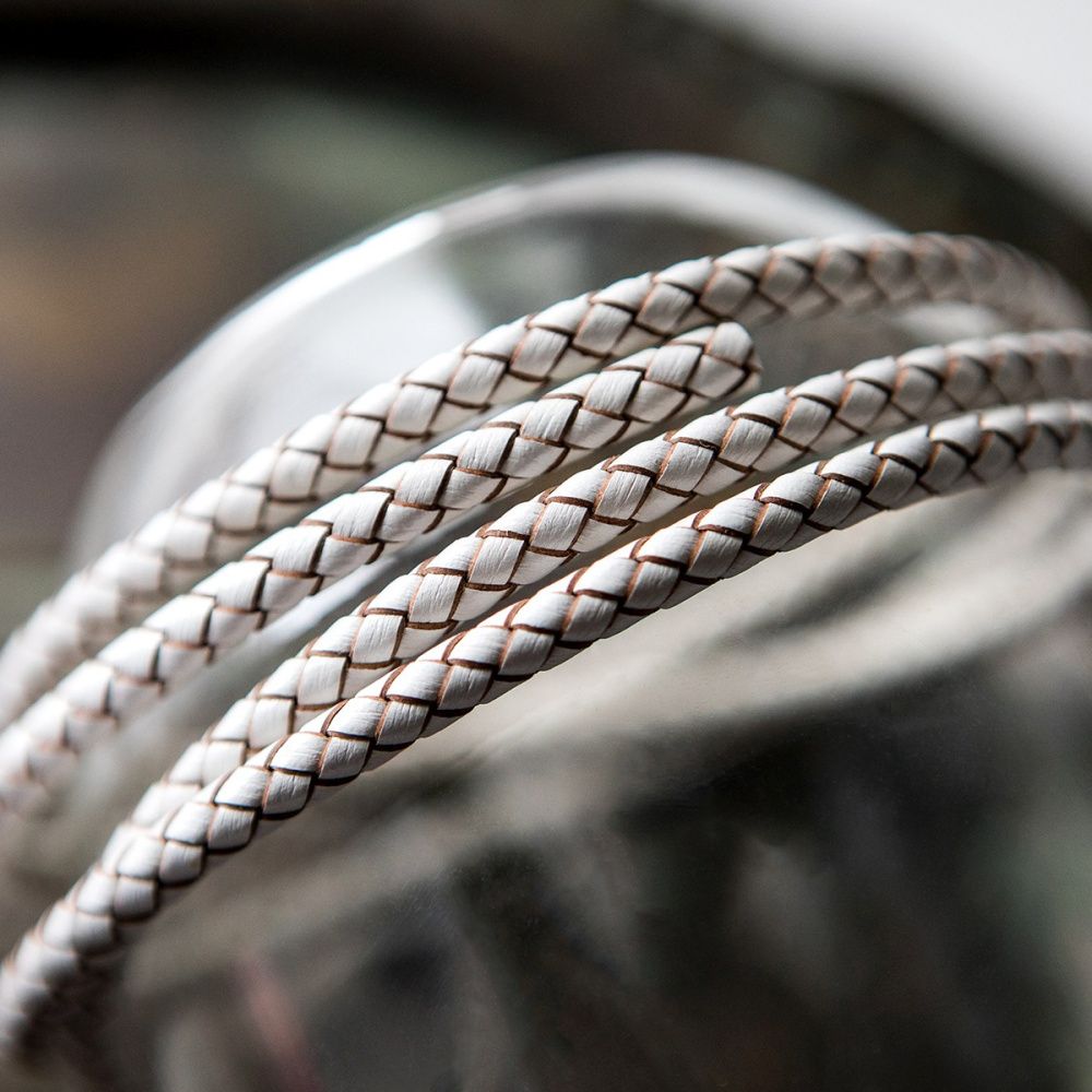 шнур кожаный круглый, плетеный, цвет белый, диаметр 5 мм