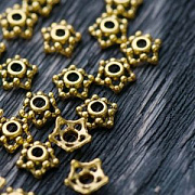 Шапочка для бусин "Звездочка", цвет античное золото, 7.5х3 мм