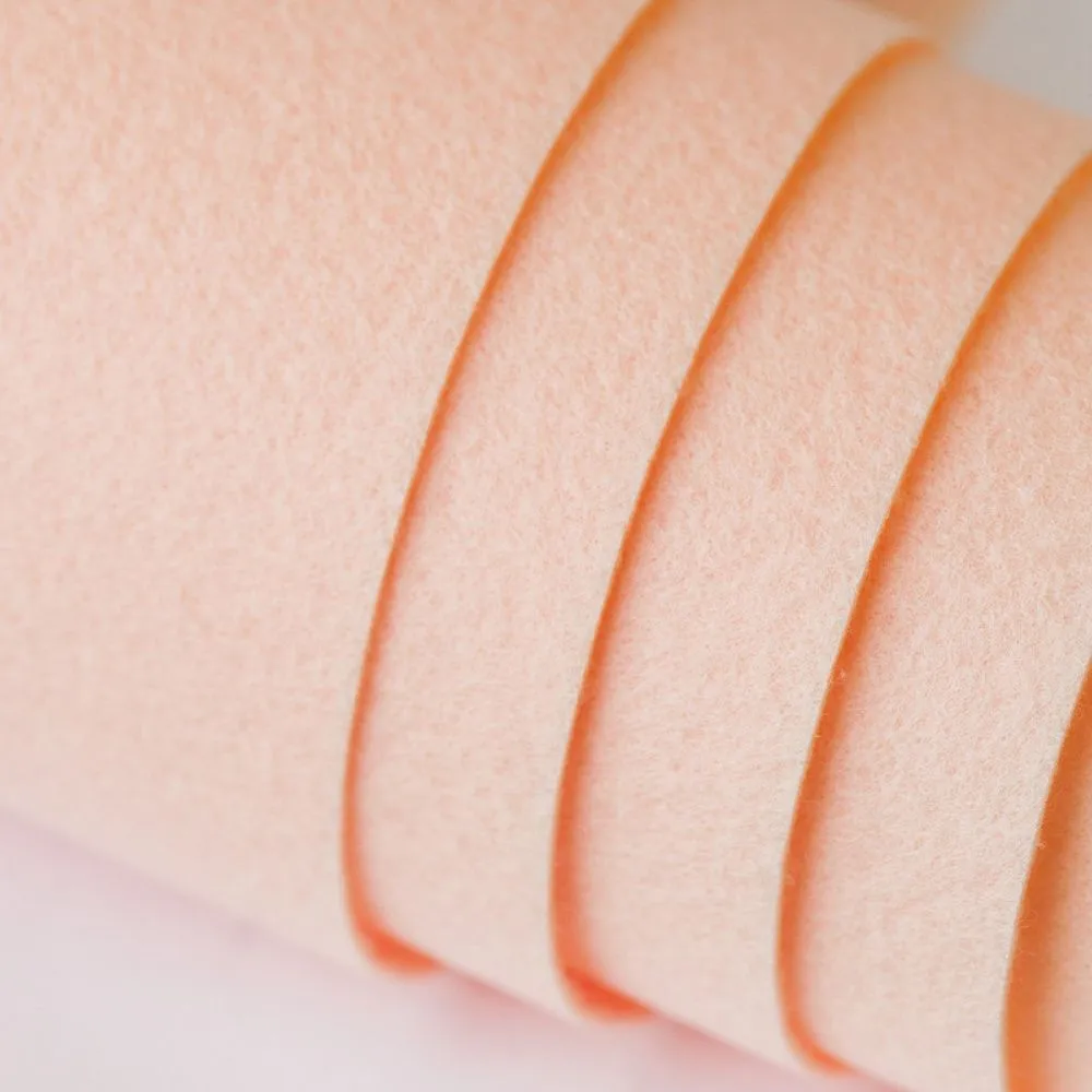 фетр 808 светло-персиковый, 1.2 мм, 33х110 см