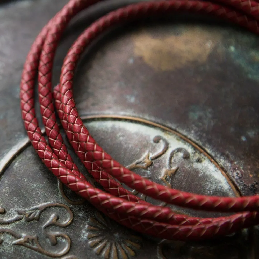 шнур кожаный круглый, плетеный, цвет красный, диаметр 5 мм