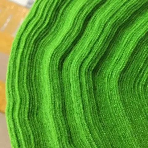 фетр rn-10 желто-зеленый, 1 мм, 33х110 см