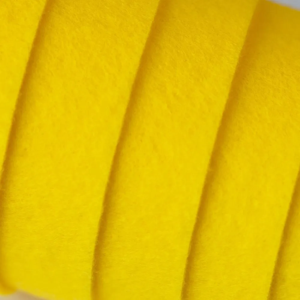фетр 820 ярко-желтый, 1.2 мм, 33х110 см