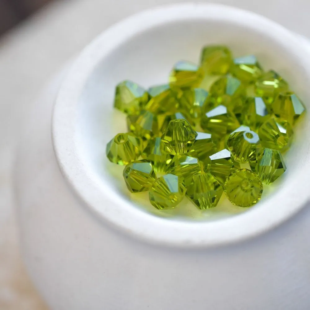 бусина, стекло биконус 6, цвет оливковый, 6 мм