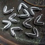 Подвеска металл "Буква V", цвет платина, 16.5-18.5x5.5-18x2.5x4.5 мм
