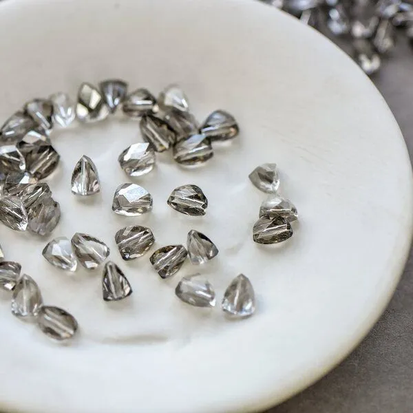 бусина "треугольник", стекло, цвет прозрачный/платиновый, 8x6x6 мм