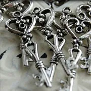 Подвеска металлическая "Ключ витой", цвет античное серебро, 42х14.5х2.5 мм