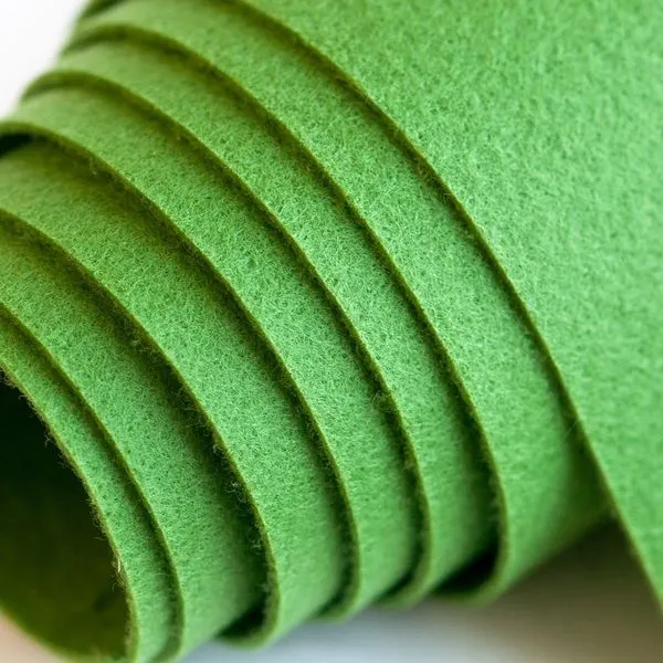 фетр 865 травянистый зеленый, 1.2 мм, 33х110 см