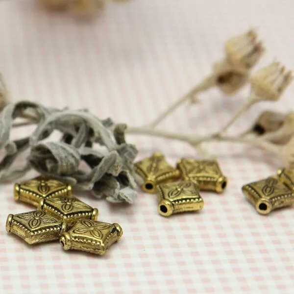 бусина, металл "ромб", цвет античное золото, 10х9x3 мм