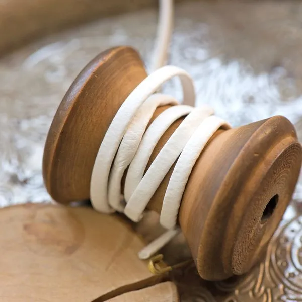 шнур, имитация кожи, плоский, цвет белый, 4х2 мм