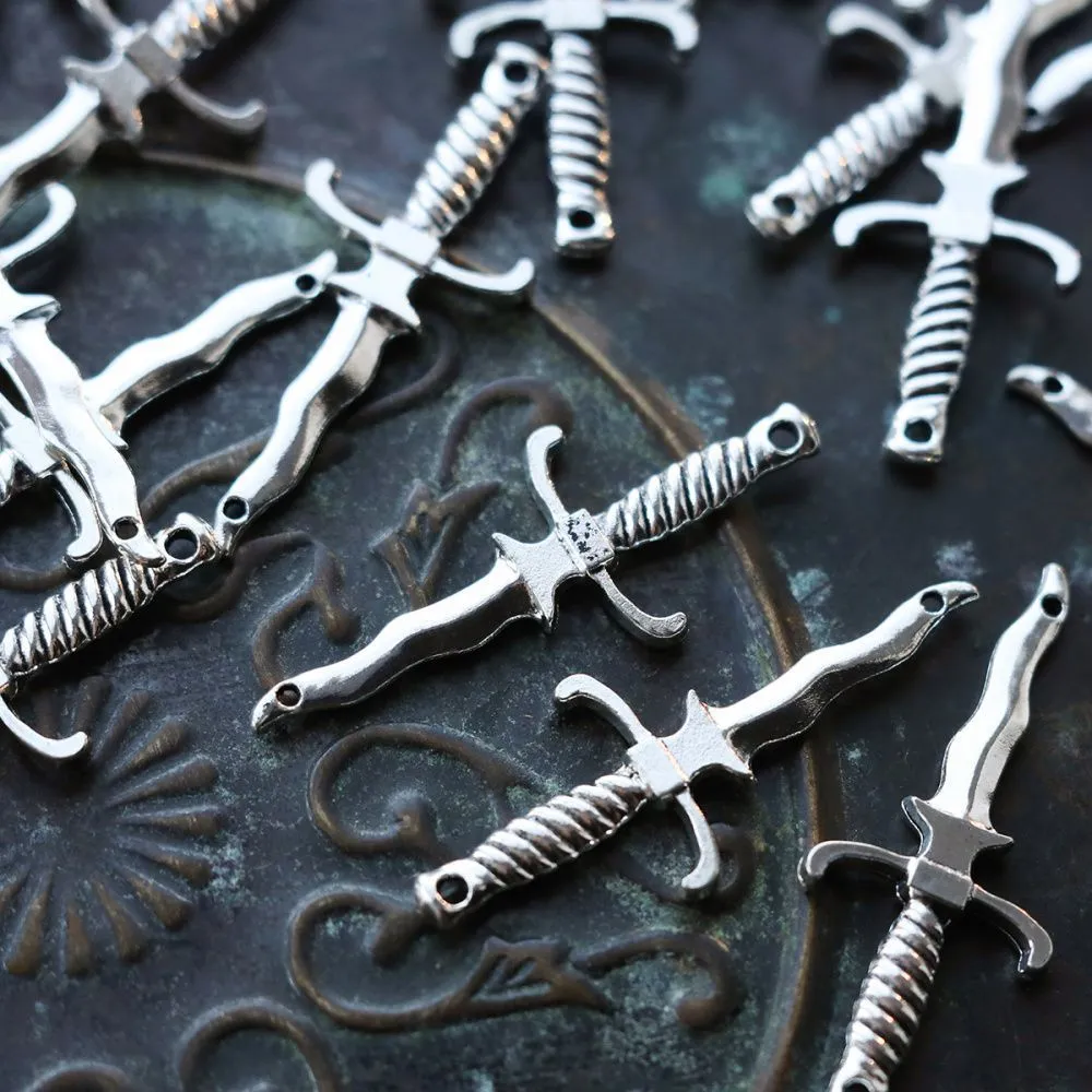 коннектор "кинжал", цвет античное серебро, 40x16x3 мм