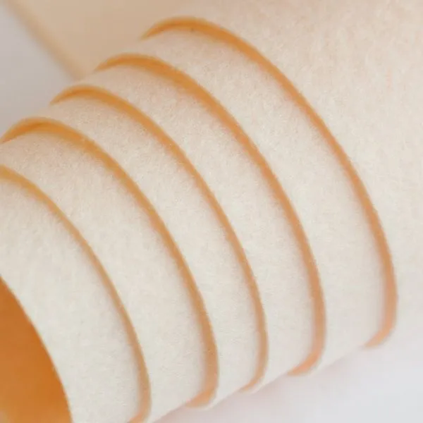 фетр 803 кремовый, 1.2 мм, 28х33 см