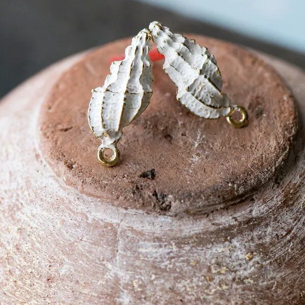 пуссеты "мурицида", цвет золото/белый, 24x10 мм