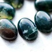 Кабошон агат овальный, цвет бордово-зеленый микс, 14х10х4.5 мм